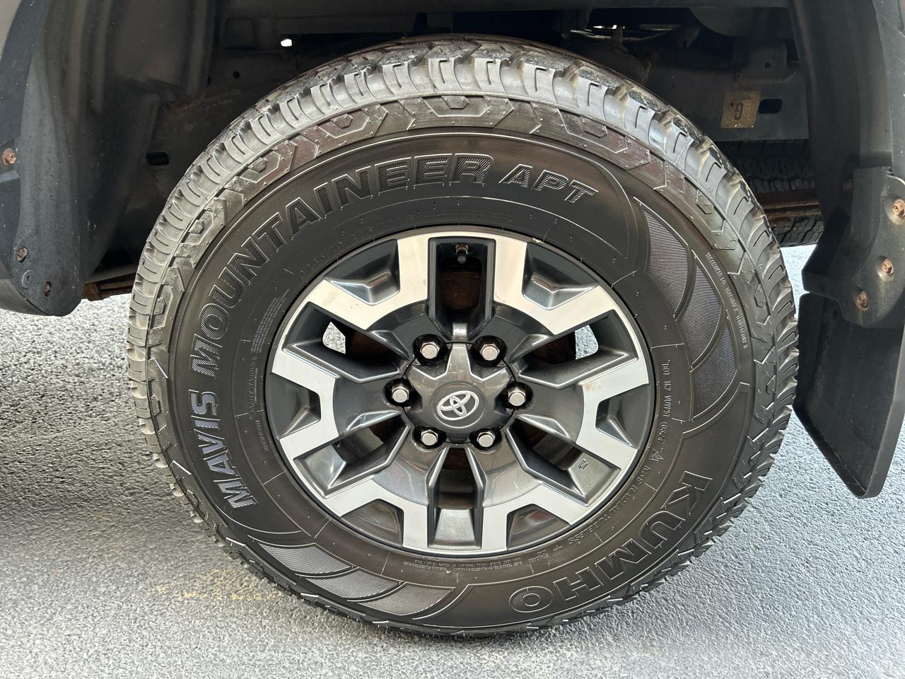 Toyota Tacoma 4WD Double Cab V6 MT TRD Off Road (Natl) 2016