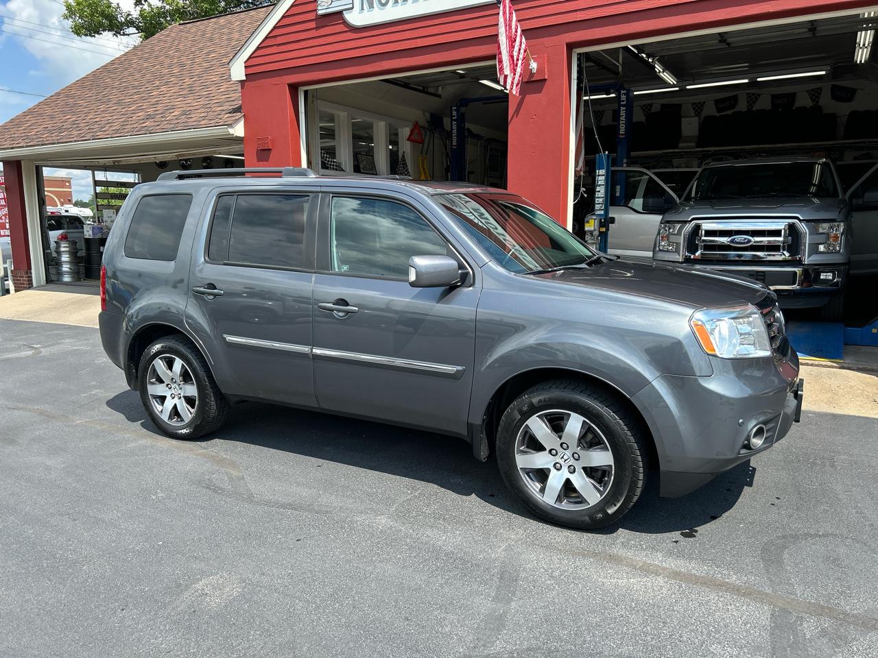 Honda Pilot 4WD 4dr Touring w/RES & Navi 2012