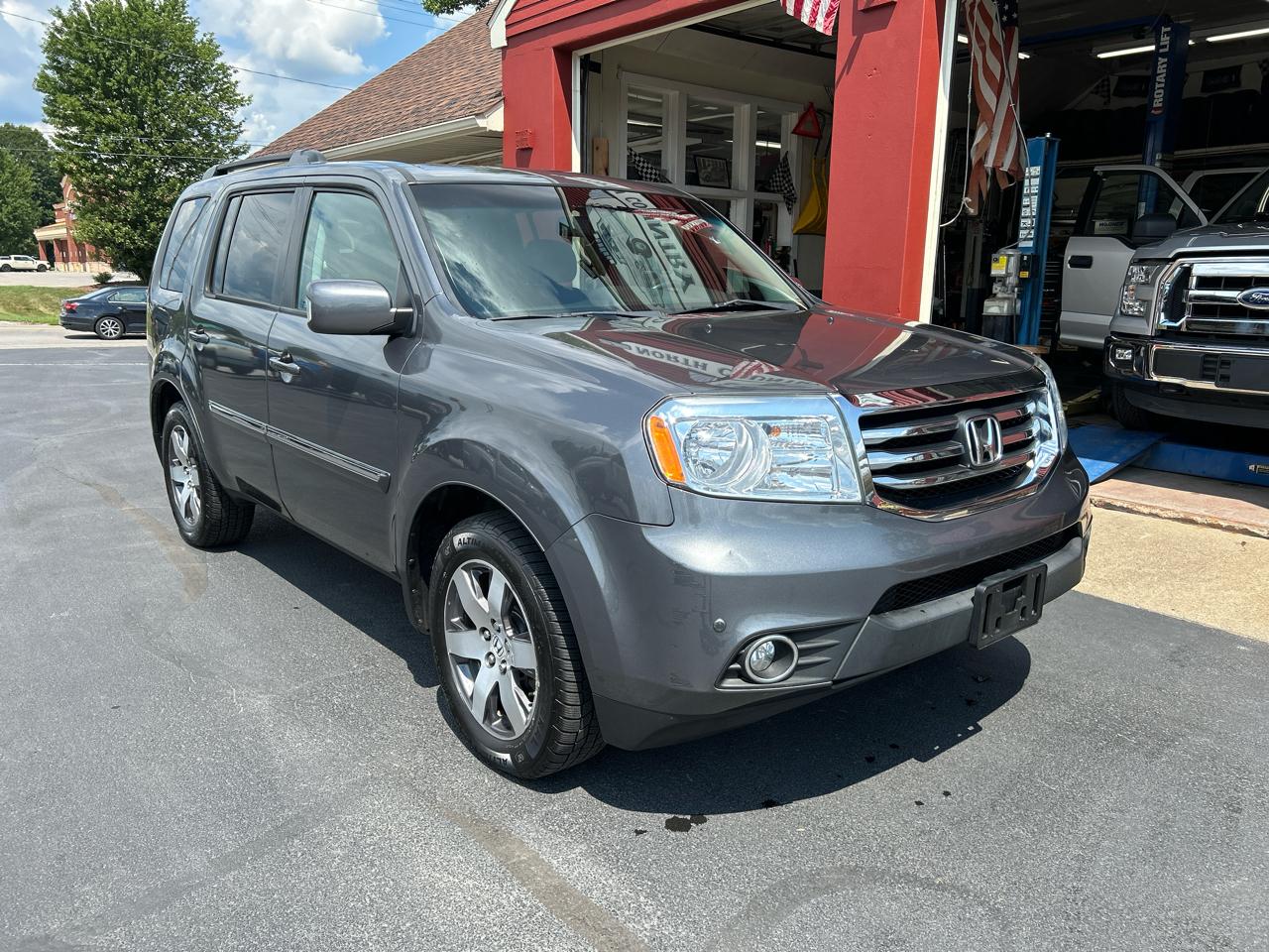 Honda Pilot 4WD 4dr Touring w/RES & Navi 2012