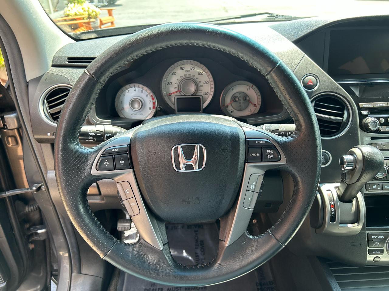 Honda Pilot 4WD 4dr Touring w/RES & Navi 2012
