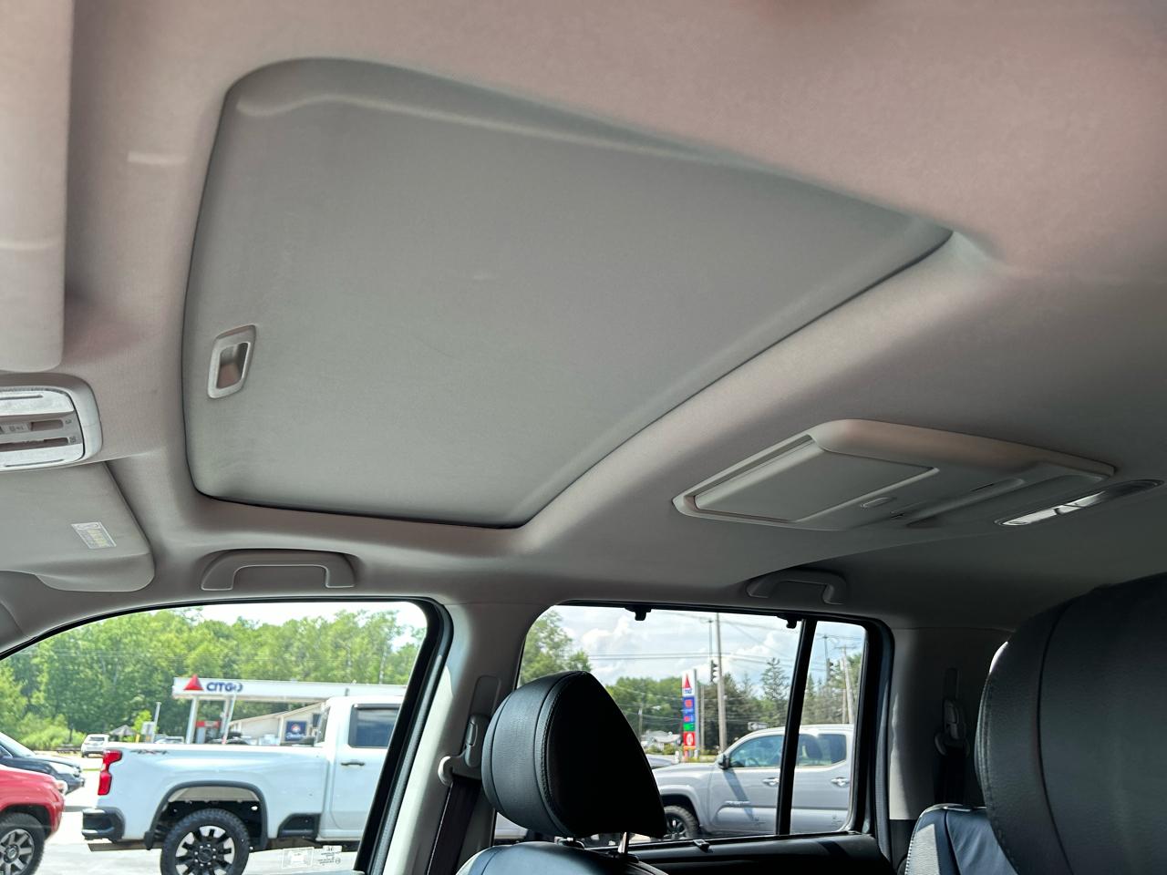 Honda Pilot 4WD 4dr Touring w/RES & Navi 2012