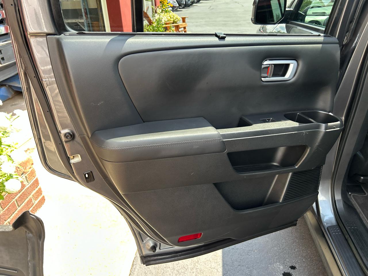 Honda Pilot 4WD 4dr Touring w/RES & Navi 2012