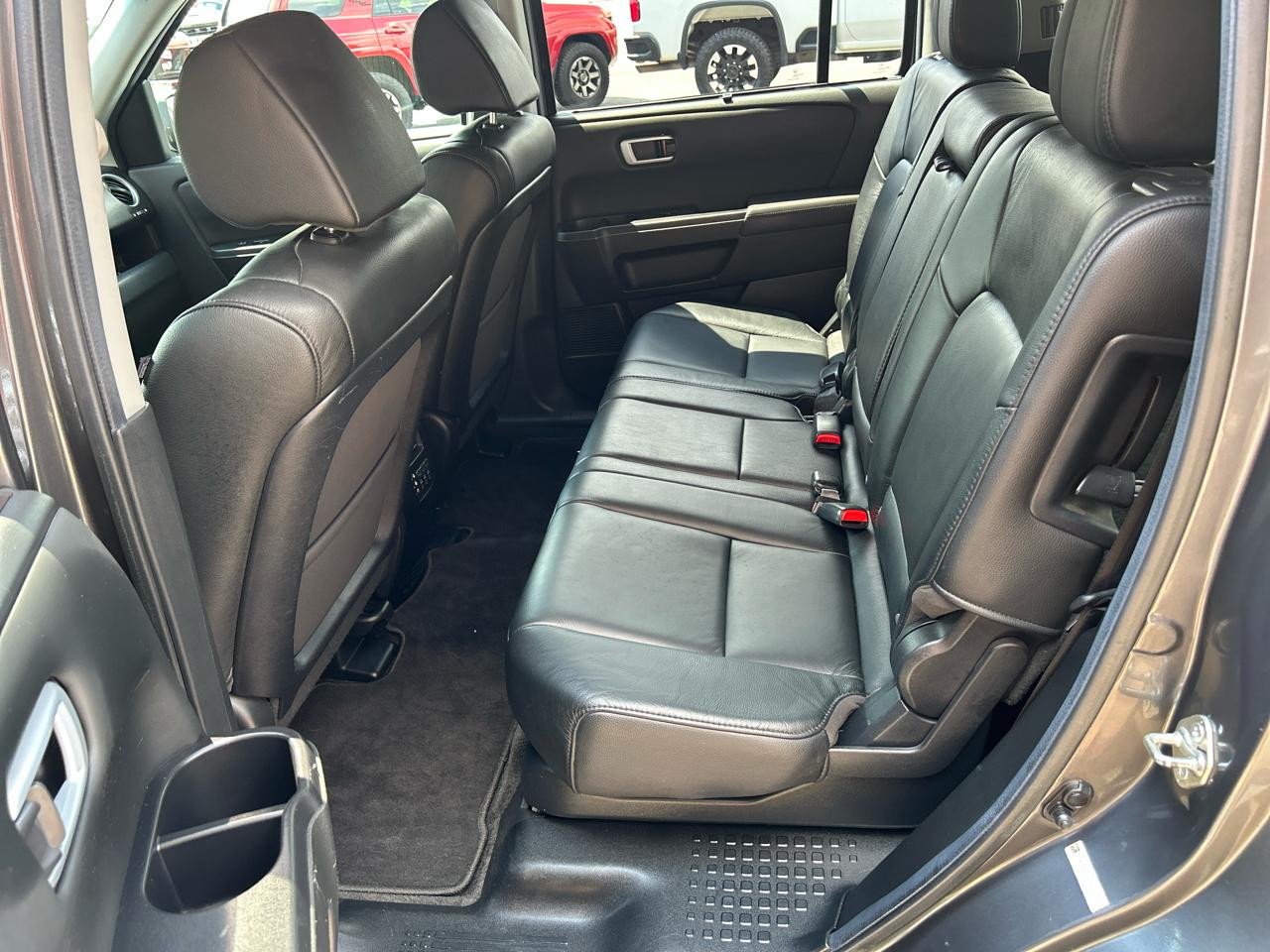 Honda Pilot 4WD 4dr Touring w/RES & Navi 2012