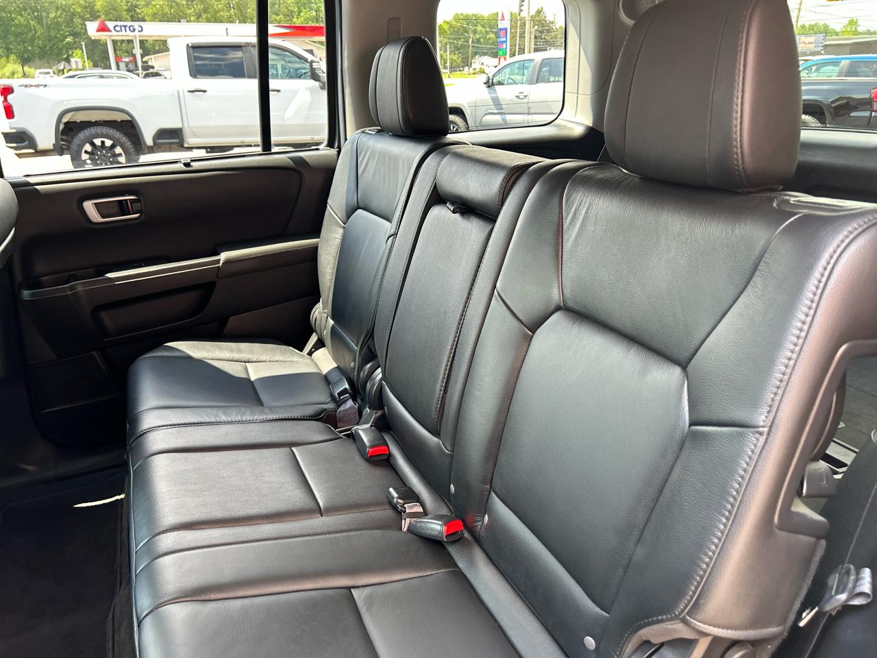 Honda Pilot 4WD 4dr Touring w/RES & Navi 2012