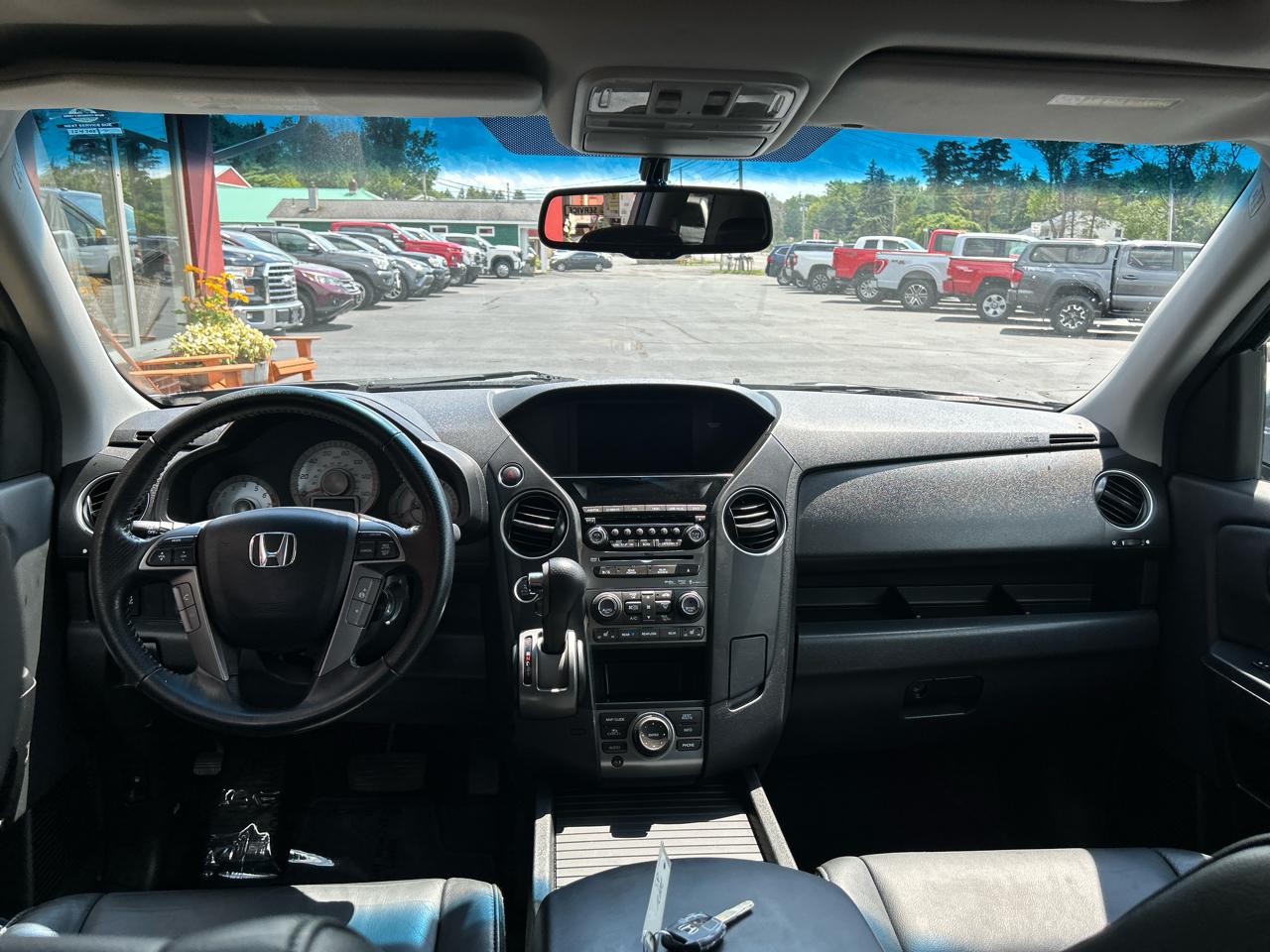Honda Pilot 4WD 4dr Touring w/RES & Navi 2012
