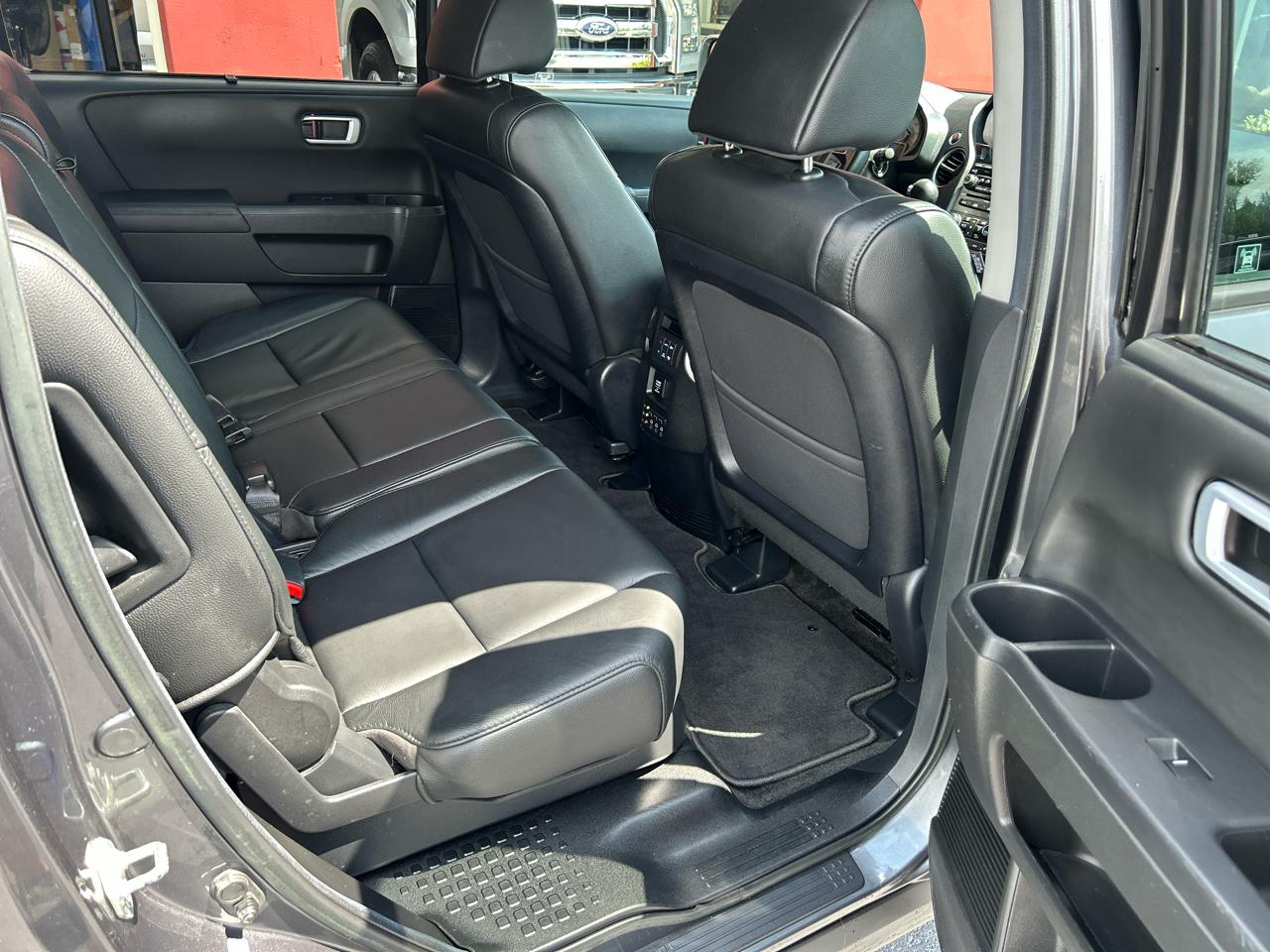 Honda Pilot 4WD 4dr Touring w/RES & Navi 2012