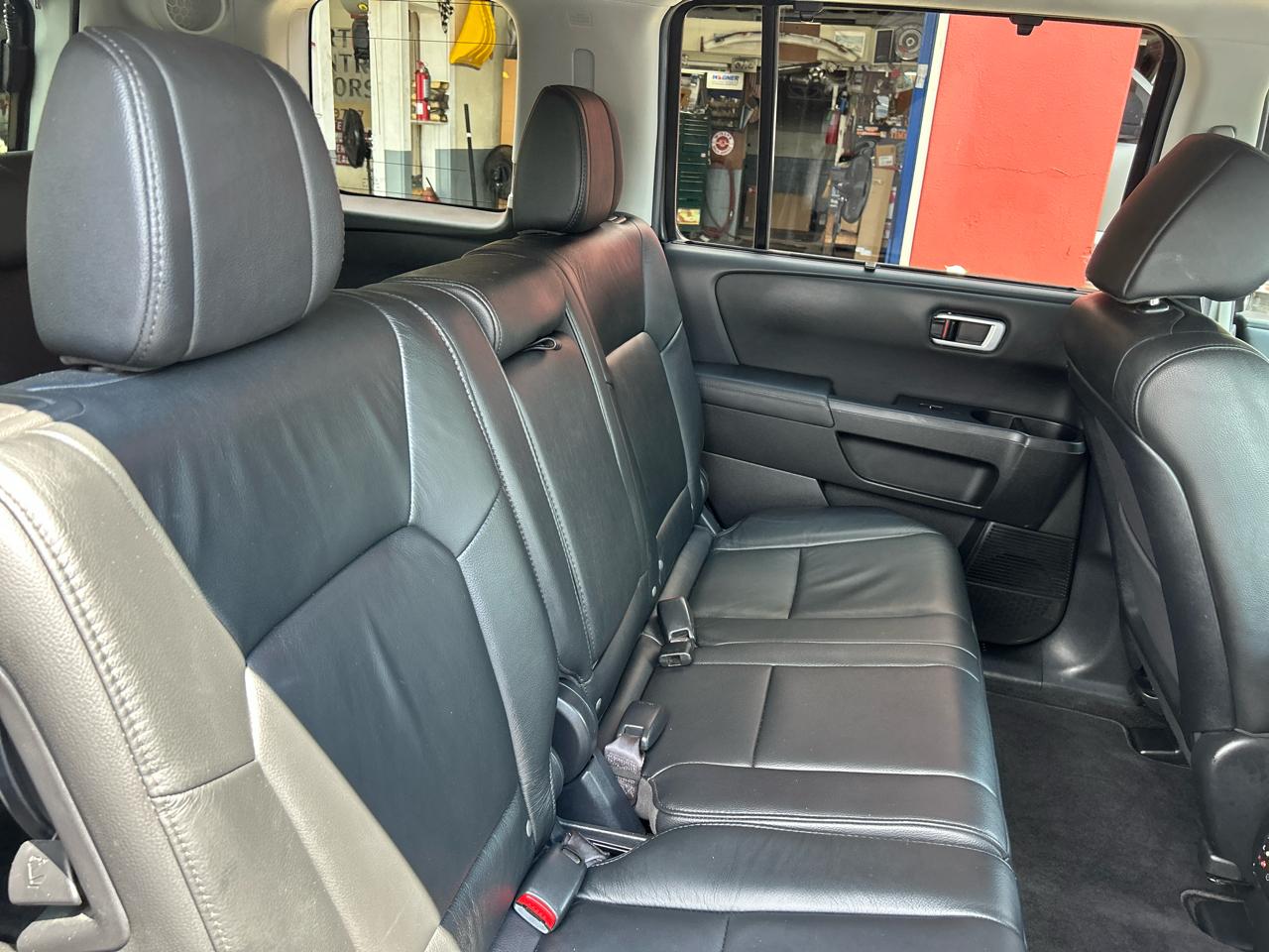Honda Pilot 4WD 4dr Touring w/RES & Navi 2012