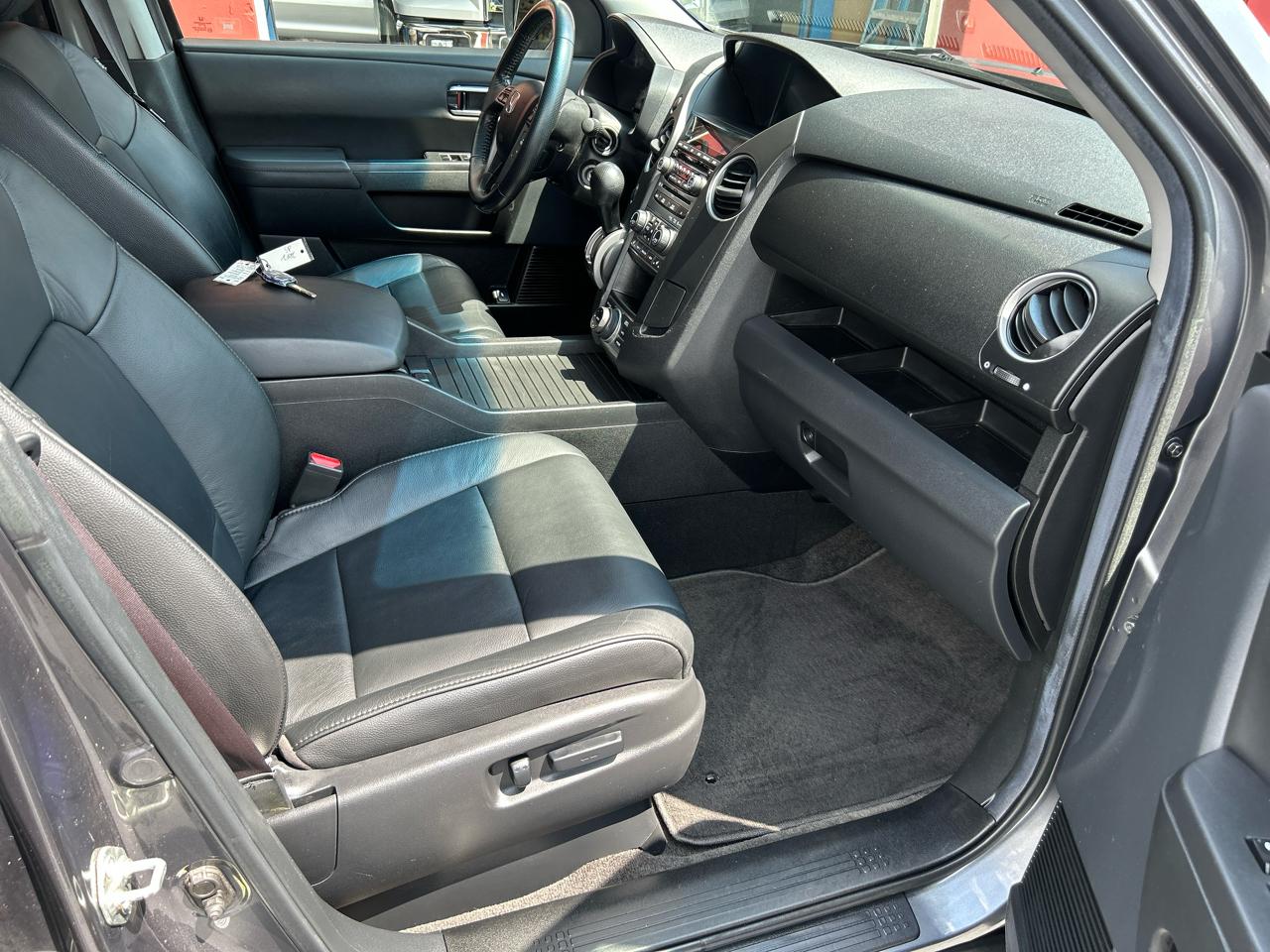 Honda Pilot 4WD 4dr Touring w/RES & Navi 2012