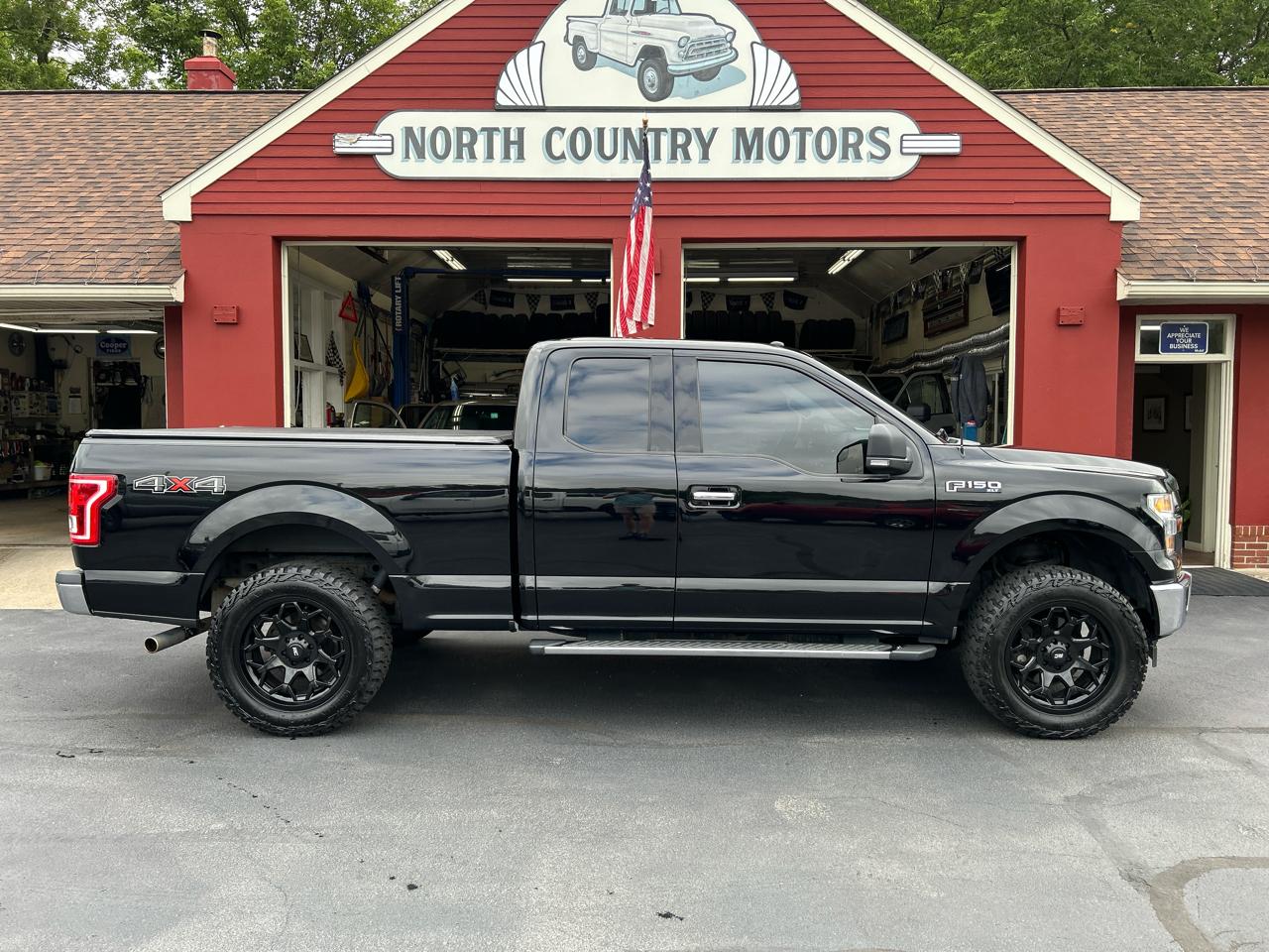 2017 Ford F-150 4WD SuperCab 145" XLT