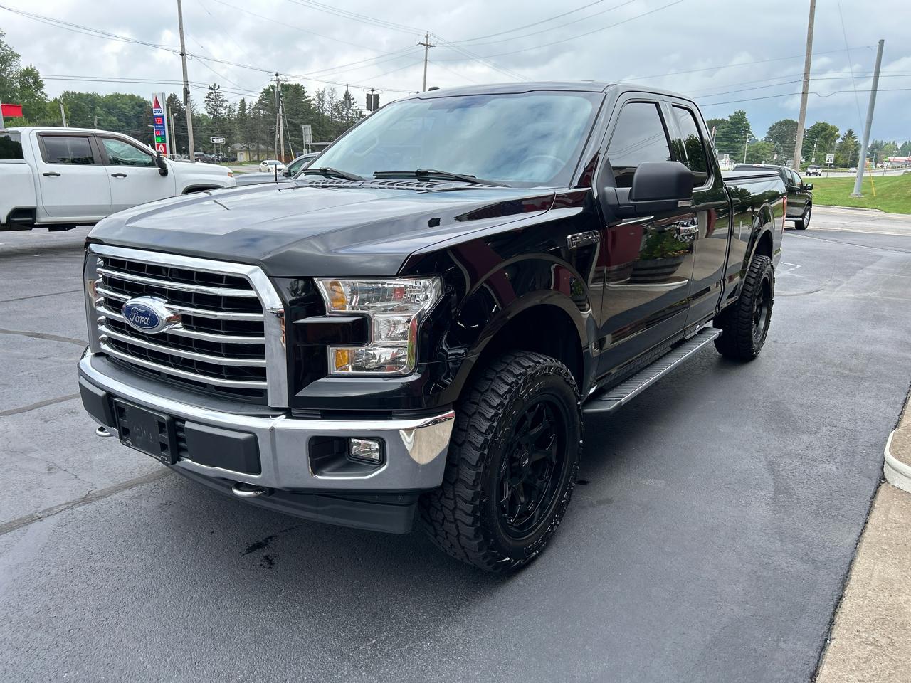 Ford F-150 4WD SuperCab 145" XLT 2017