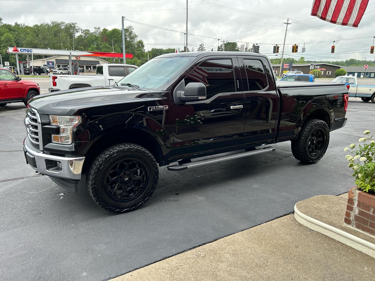 Ford F-150 4WD SuperCab 145" XLT 2017