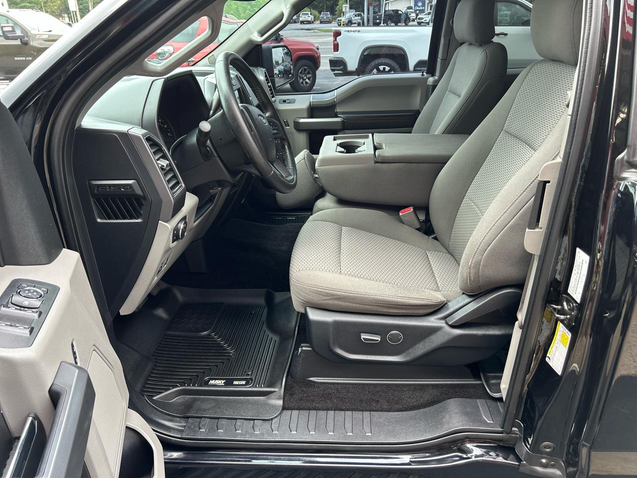 Ford F-150 4WD SuperCab 145" XLT 2017