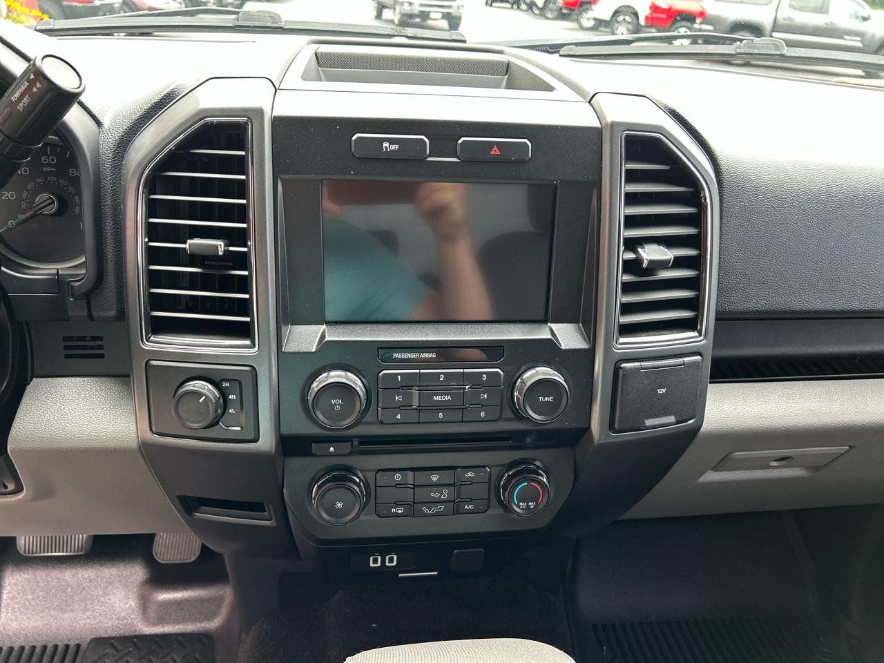 Ford F-150 4WD SuperCab 145" XLT 2017