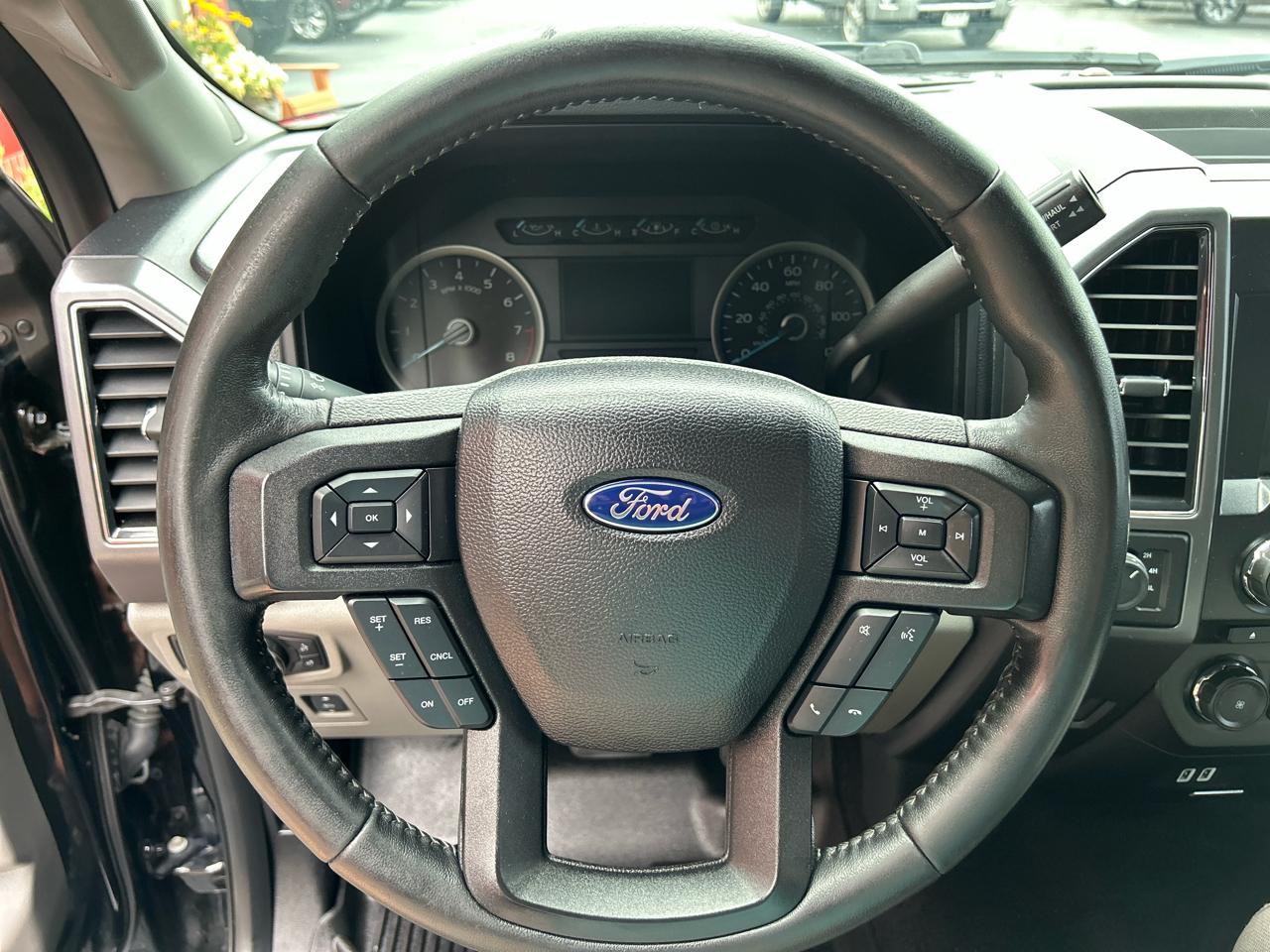 Ford F-150 4WD SuperCab 145" XLT 2017