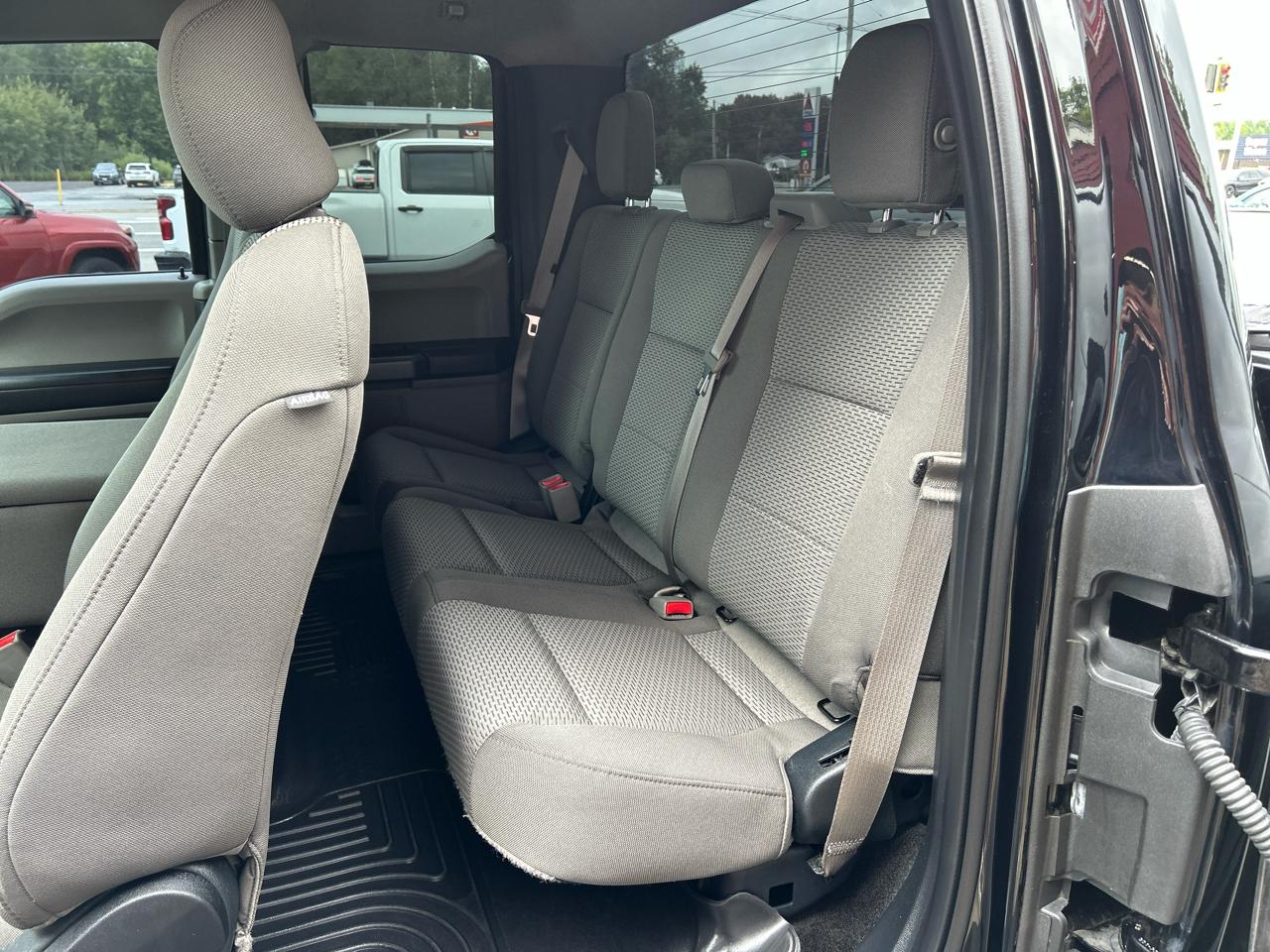 Ford F-150 4WD SuperCab 145" XLT 2017