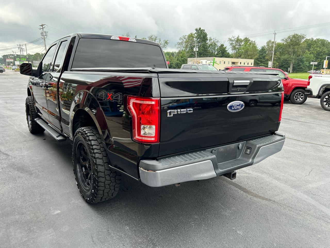 Ford F-150 4WD SuperCab 145" XLT 2017