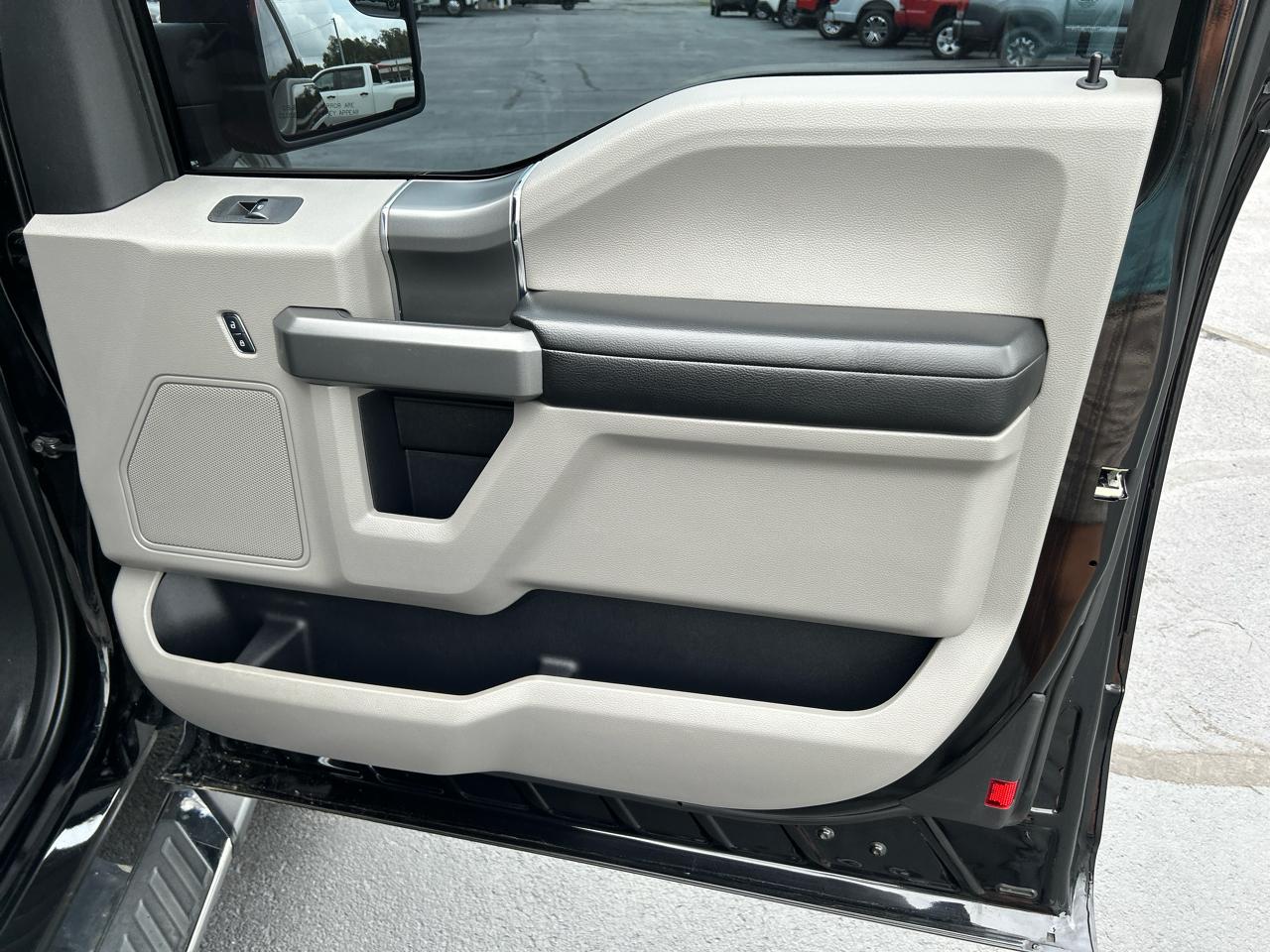 Ford F-150 4WD SuperCab 145" XLT 2017