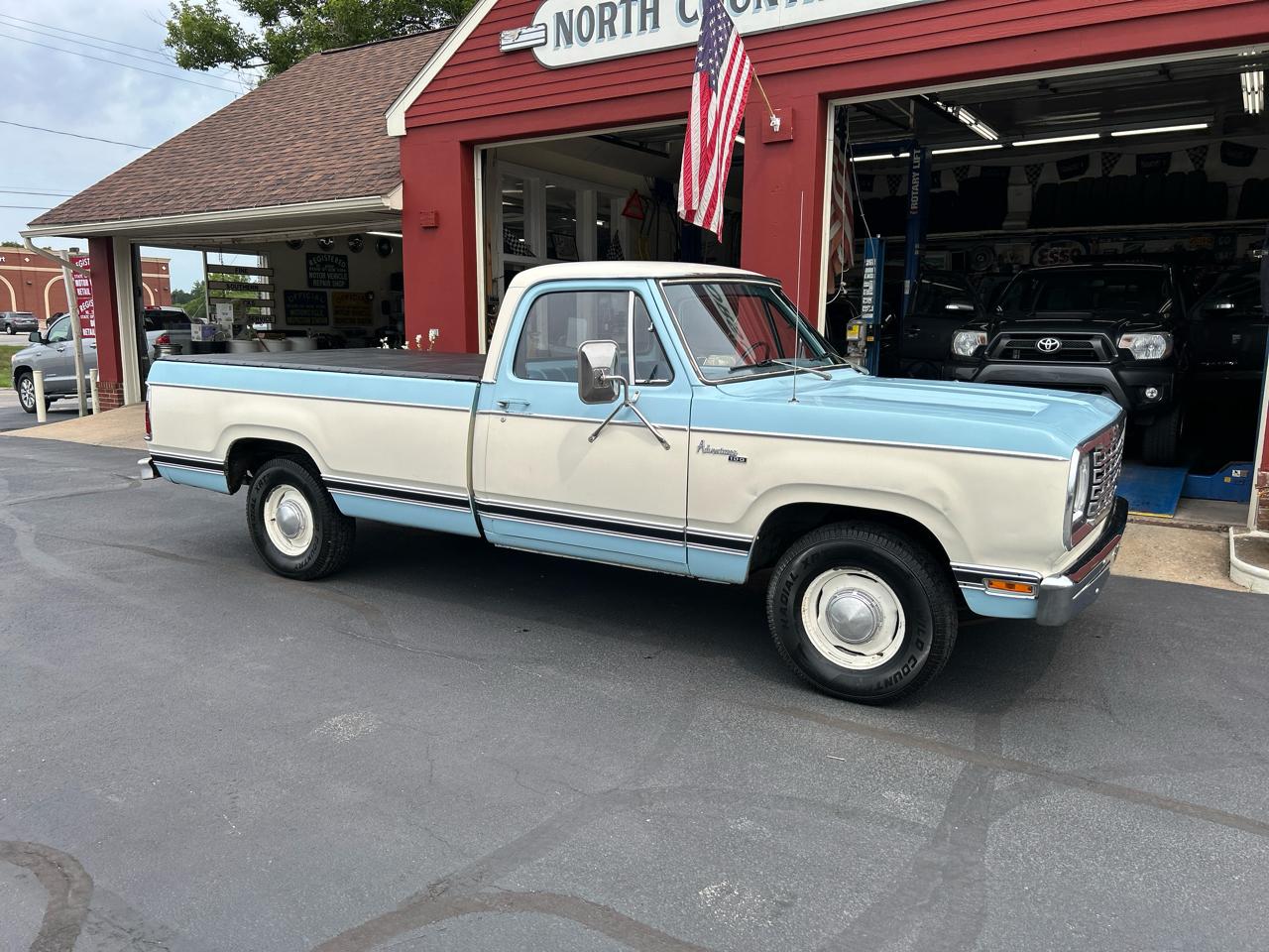 Dodge D100  1977