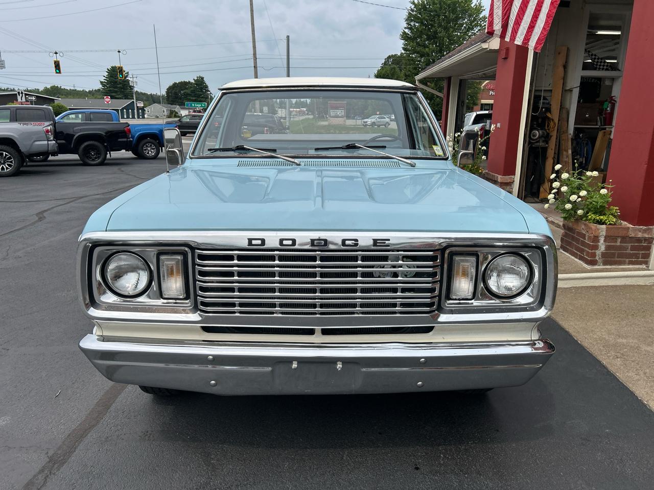 Dodge D100  1977