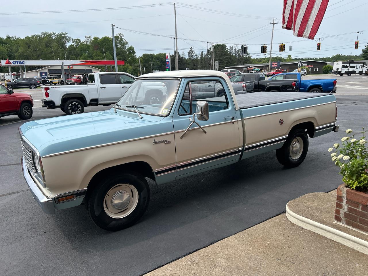 Dodge D100  1977