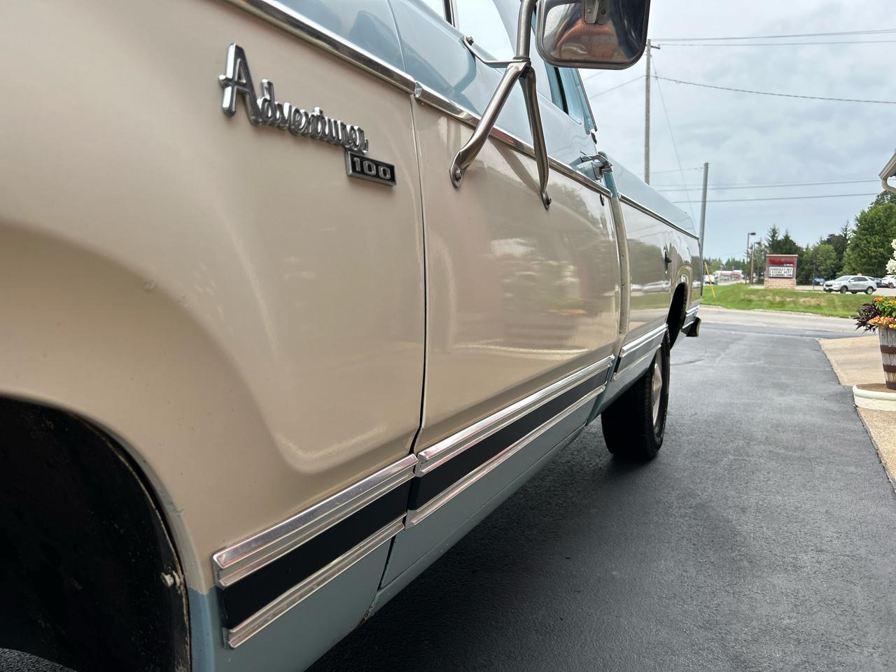 Dodge D100  1977
