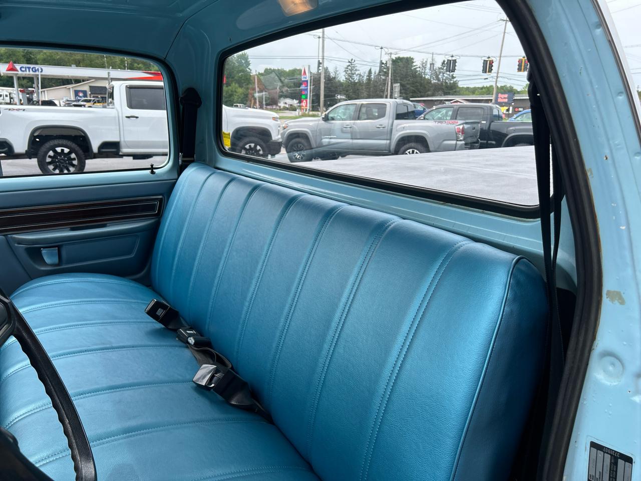 Dodge D100  1977