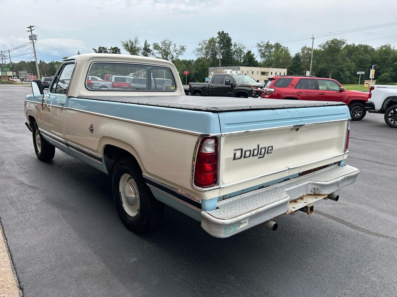 Dodge D100  1977