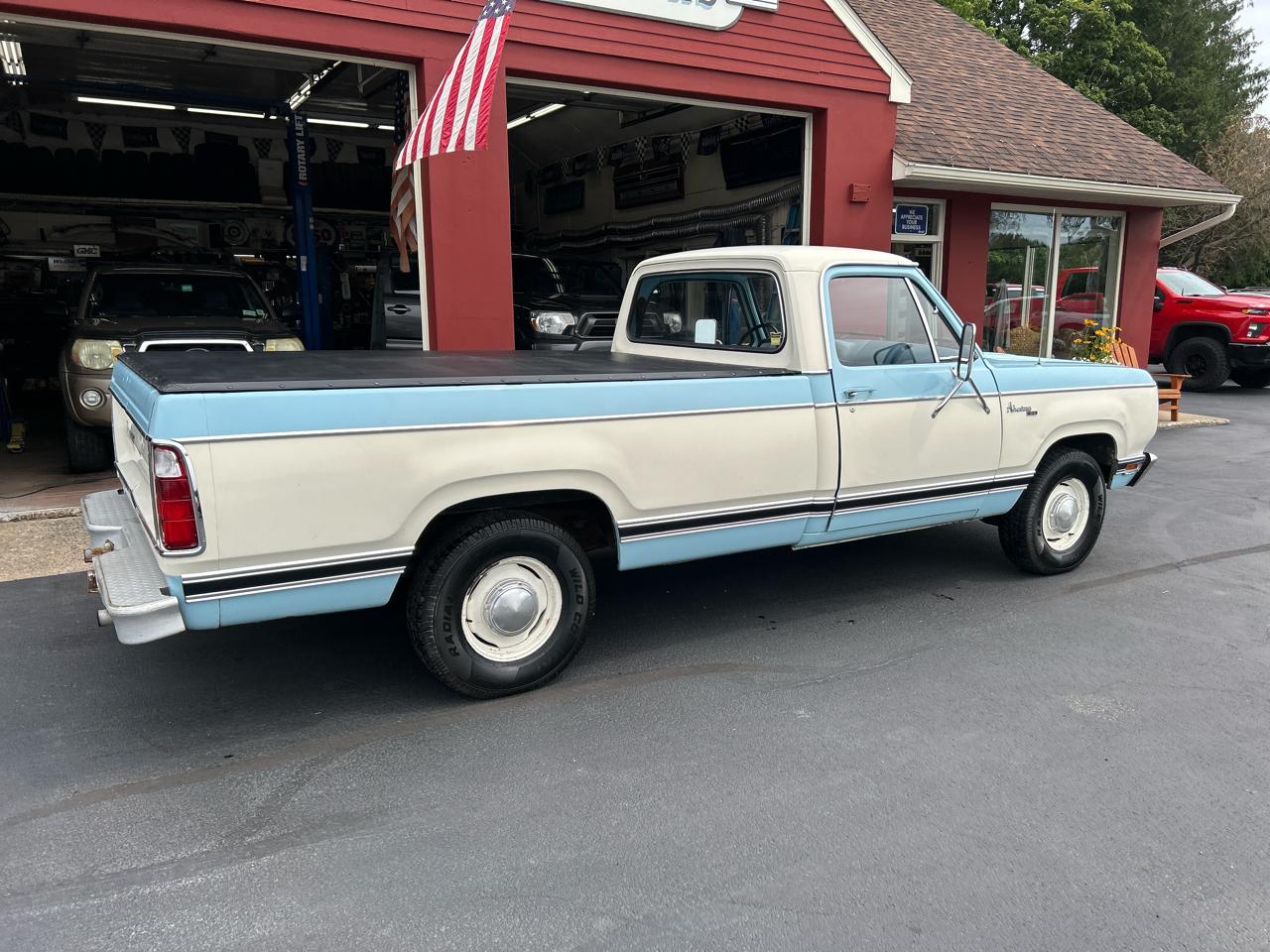Dodge D100  1977