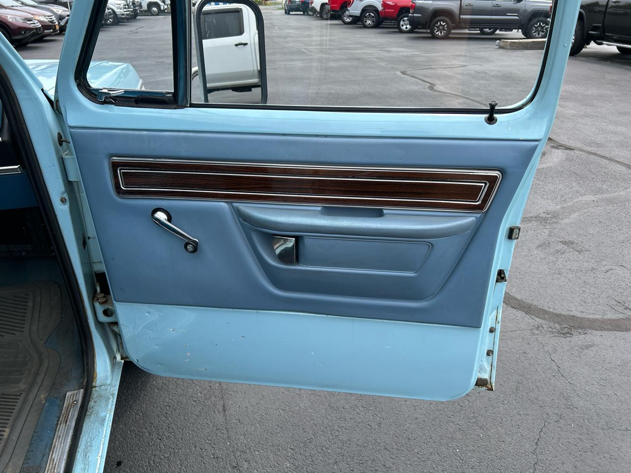 Dodge D100  1977