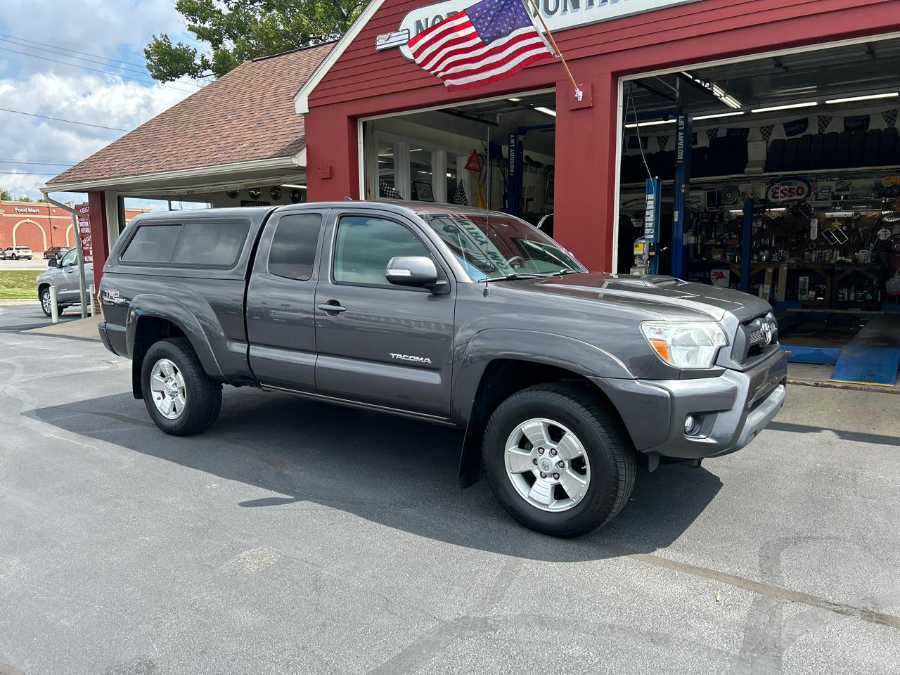 Toyota Tacoma 4WD Access Cab V6 AT TRD Sport (Natl) 2012