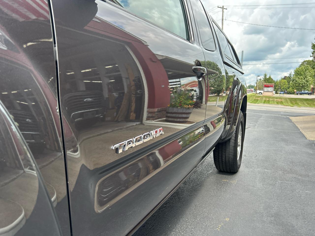 Toyota Tacoma 4WD Access Cab V6 AT TRD Sport (Natl) 2012