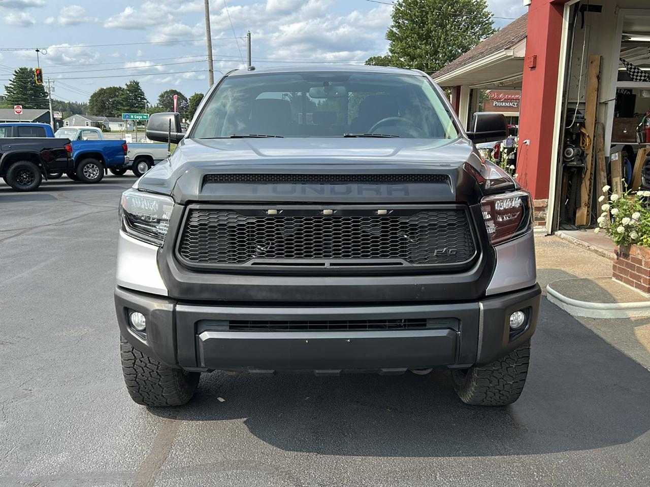 Toyota Tundra 4WD Truck Double Cab 5.7L V8 6-Spd AT SR5 (Natl) 2014