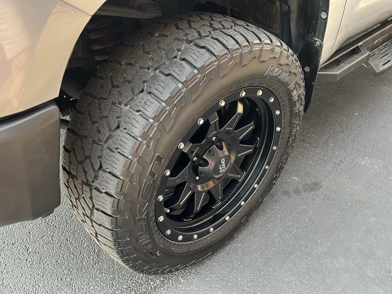 Toyota Tundra 4WD Truck Double Cab 5.7L V8 6-Spd AT SR5 (Natl) 2014