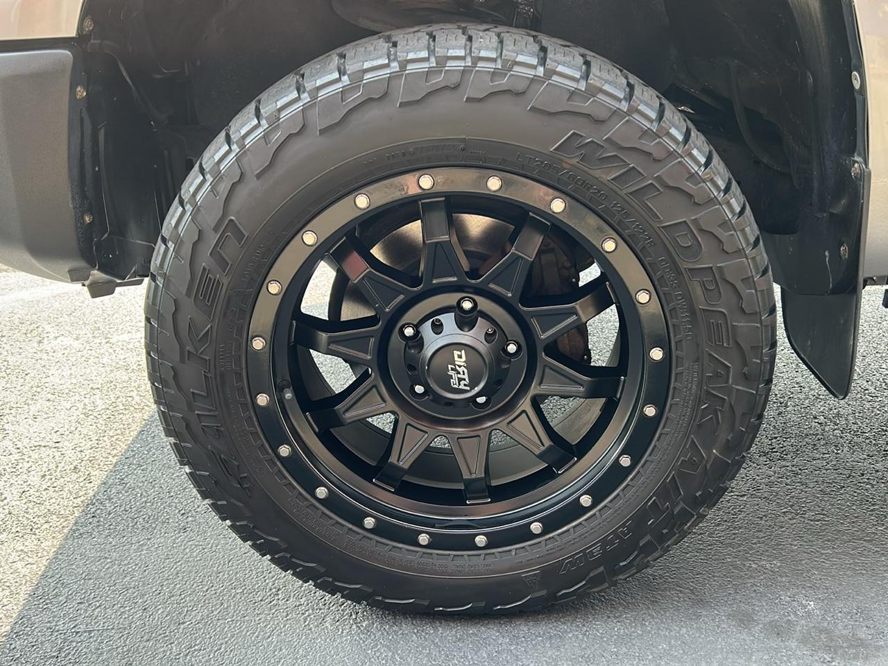 Toyota Tundra 4WD Truck Double Cab 5.7L V8 6-Spd AT SR5 (Natl) 2014