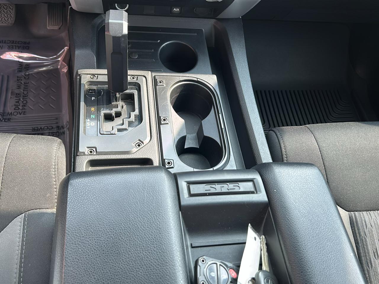Toyota Tundra 4WD Truck Double Cab 5.7L V8 6-Spd AT SR5 (Natl) 2014