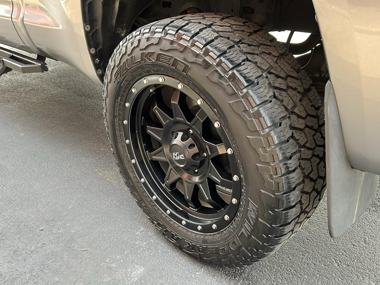 Toyota Tundra 4WD Truck Double Cab 5.7L V8 6-Spd AT SR5 (Natl) 2014
