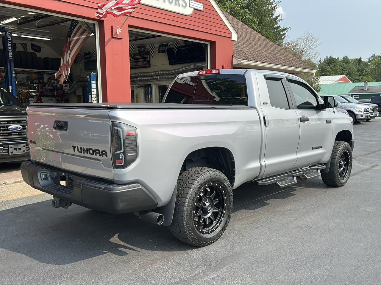 Toyota Tundra 4WD Truck Double Cab 5.7L V8 6-Spd AT SR5 (Natl) 2014