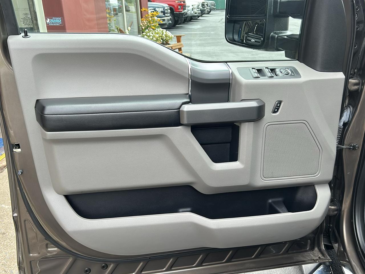 Ford F-150 4WD SuperCrew 145" XLT 2016