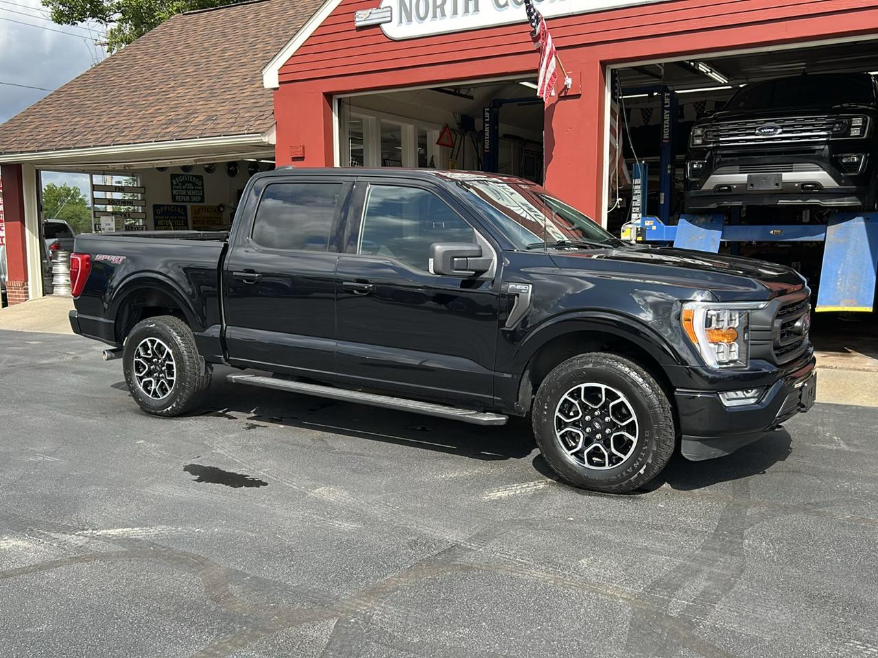 Ford F-150 4WD SuperCrew 145" XLT 2021