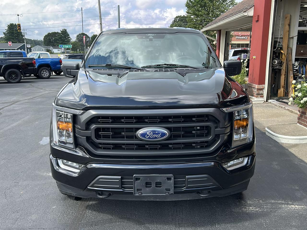 Ford F-150 4WD SuperCrew 145" XLT 2021