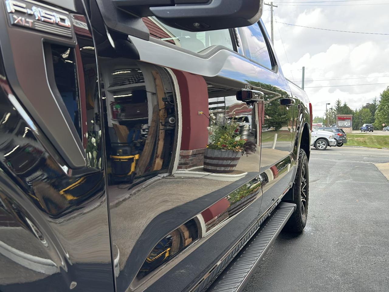 Ford F-150 4WD SuperCrew 145" XLT 2021