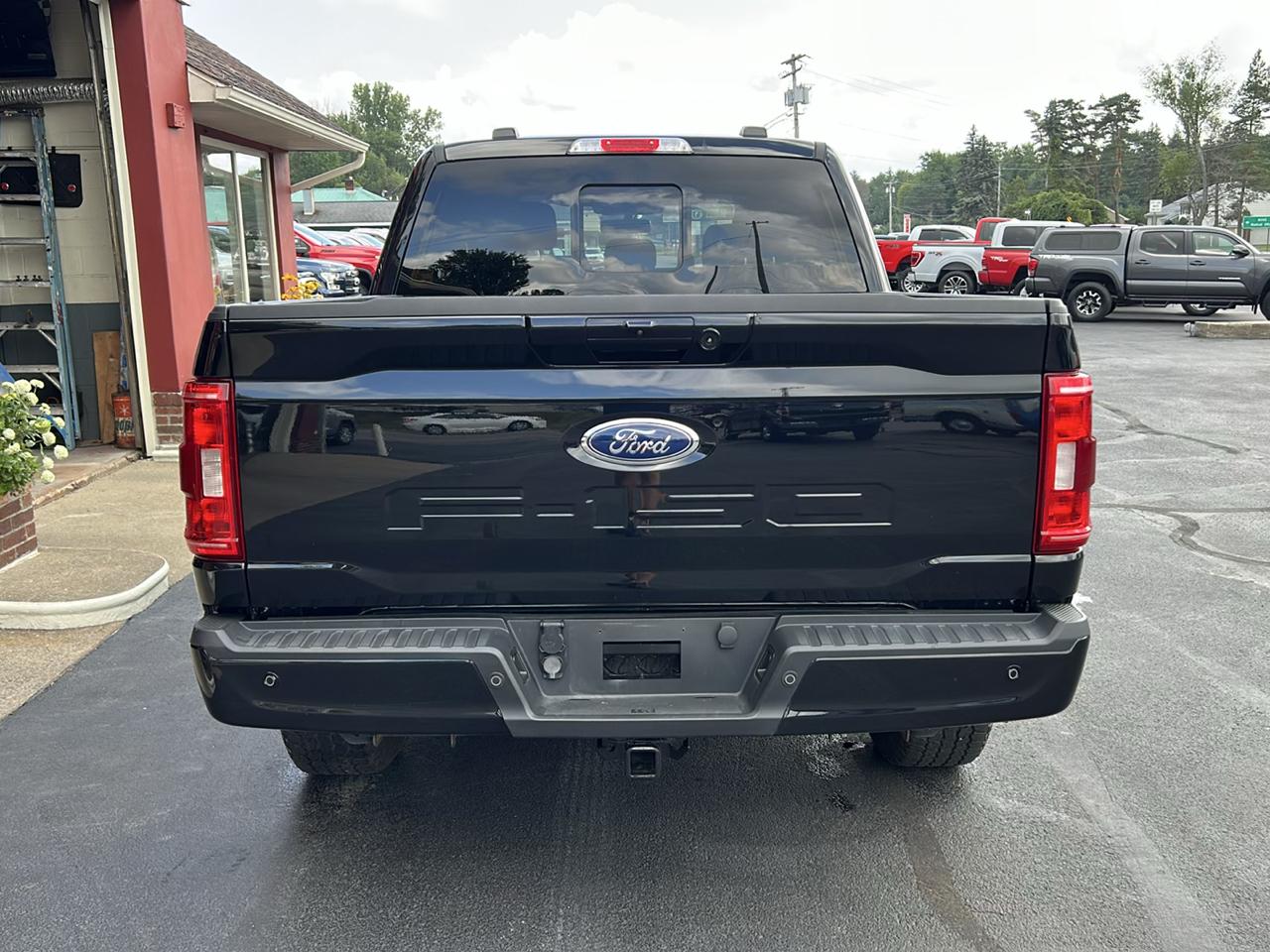 Ford F-150 4WD SuperCrew 145" XLT 2021