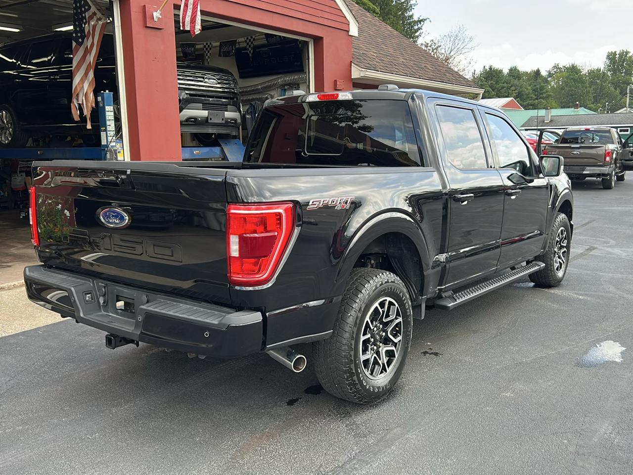 Ford F-150 4WD SuperCrew 145" XLT 2021