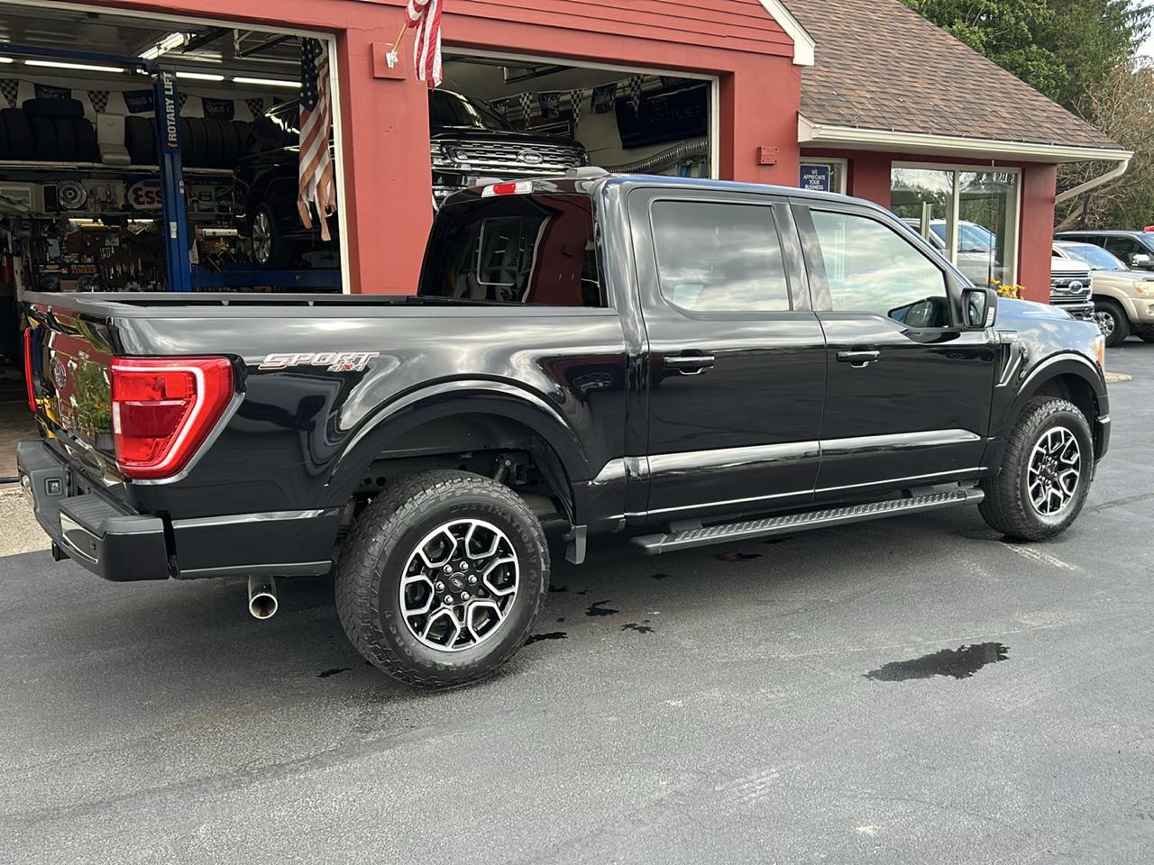 Ford F-150 4WD SuperCrew 145" XLT 2021