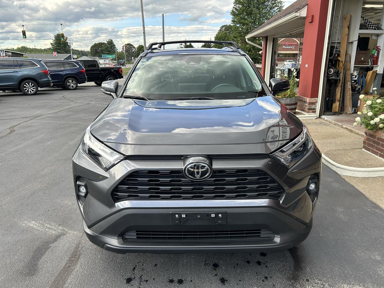 Toyota RAV4 XLE Premium AWD (Natl) 2023