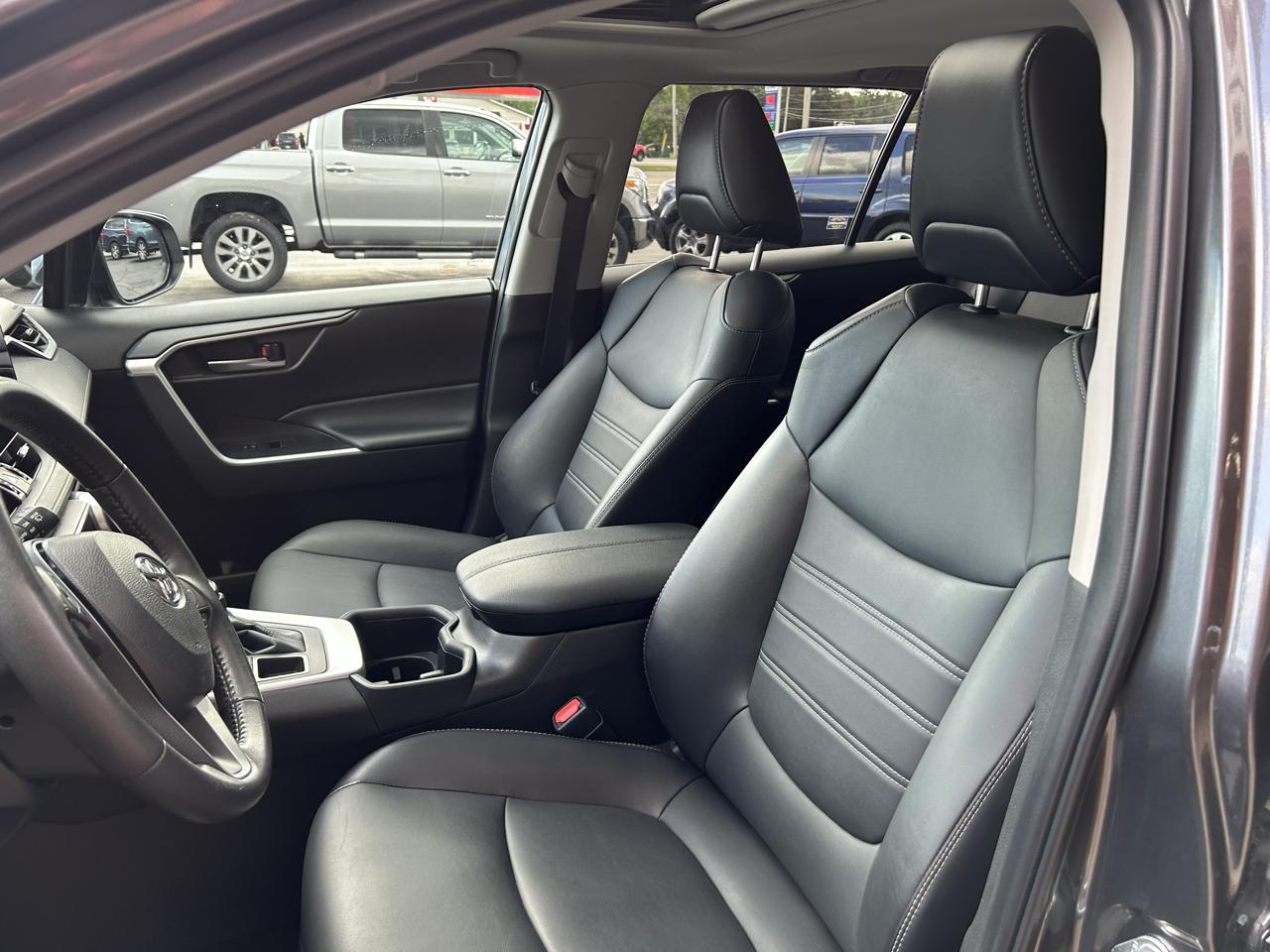 Toyota RAV4 XLE Premium AWD (Natl) 2023