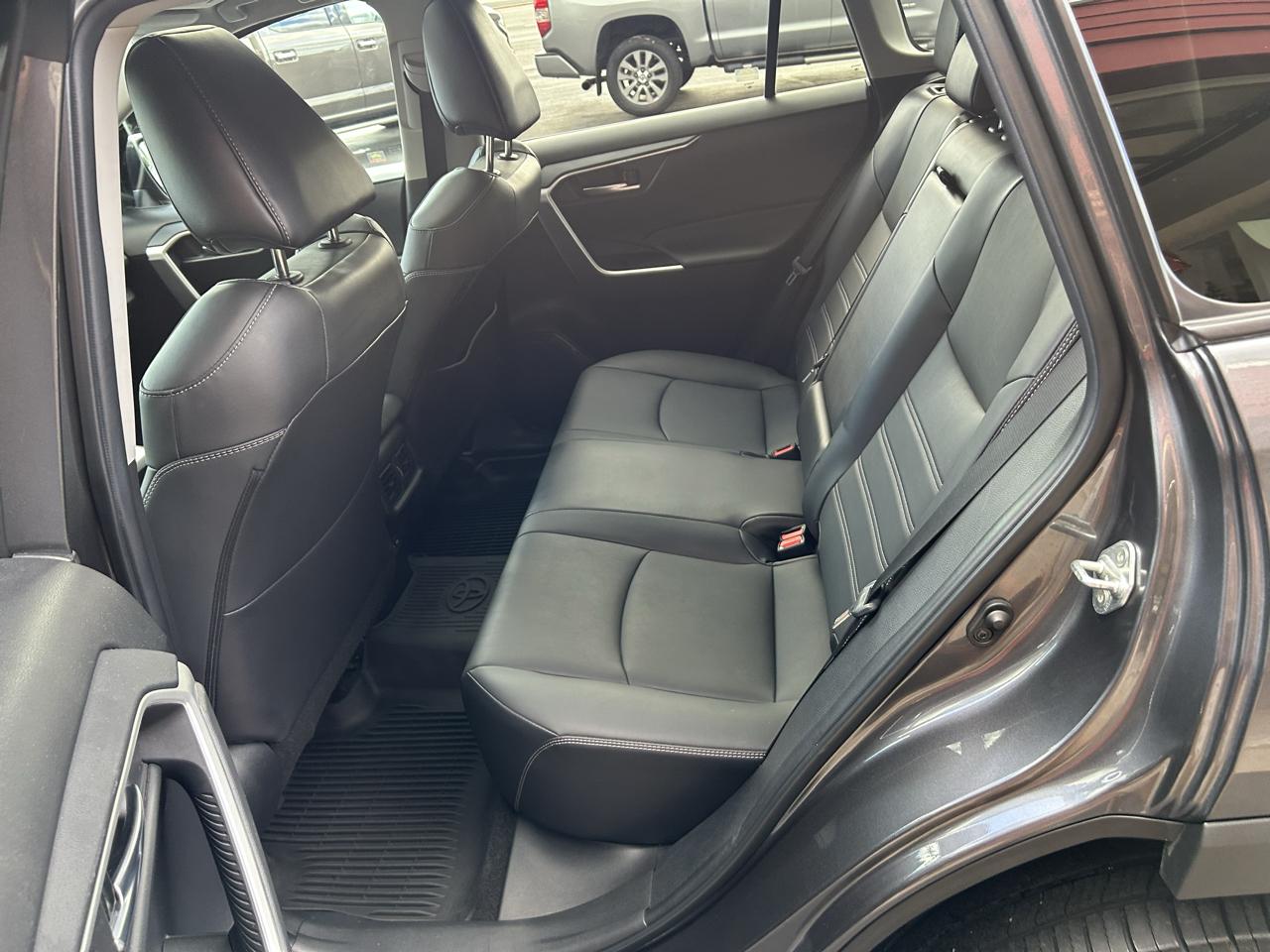 Toyota RAV4 XLE Premium AWD (Natl) 2023