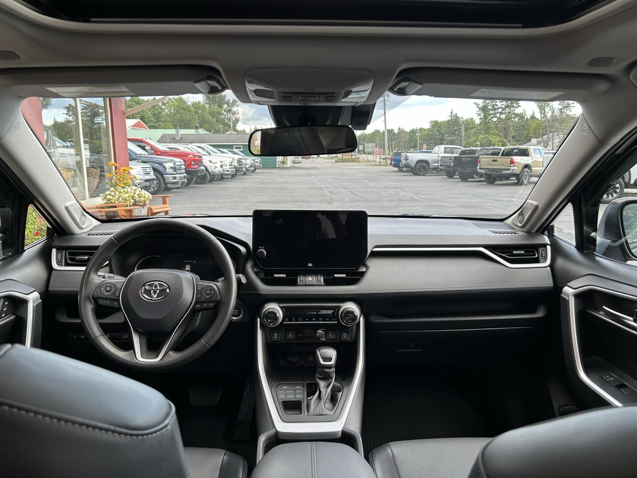 Toyota RAV4 XLE Premium AWD (Natl) 2023