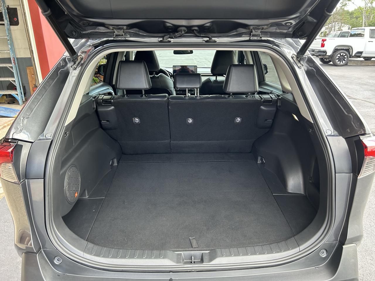 Toyota RAV4 XLE Premium AWD (Natl) 2023