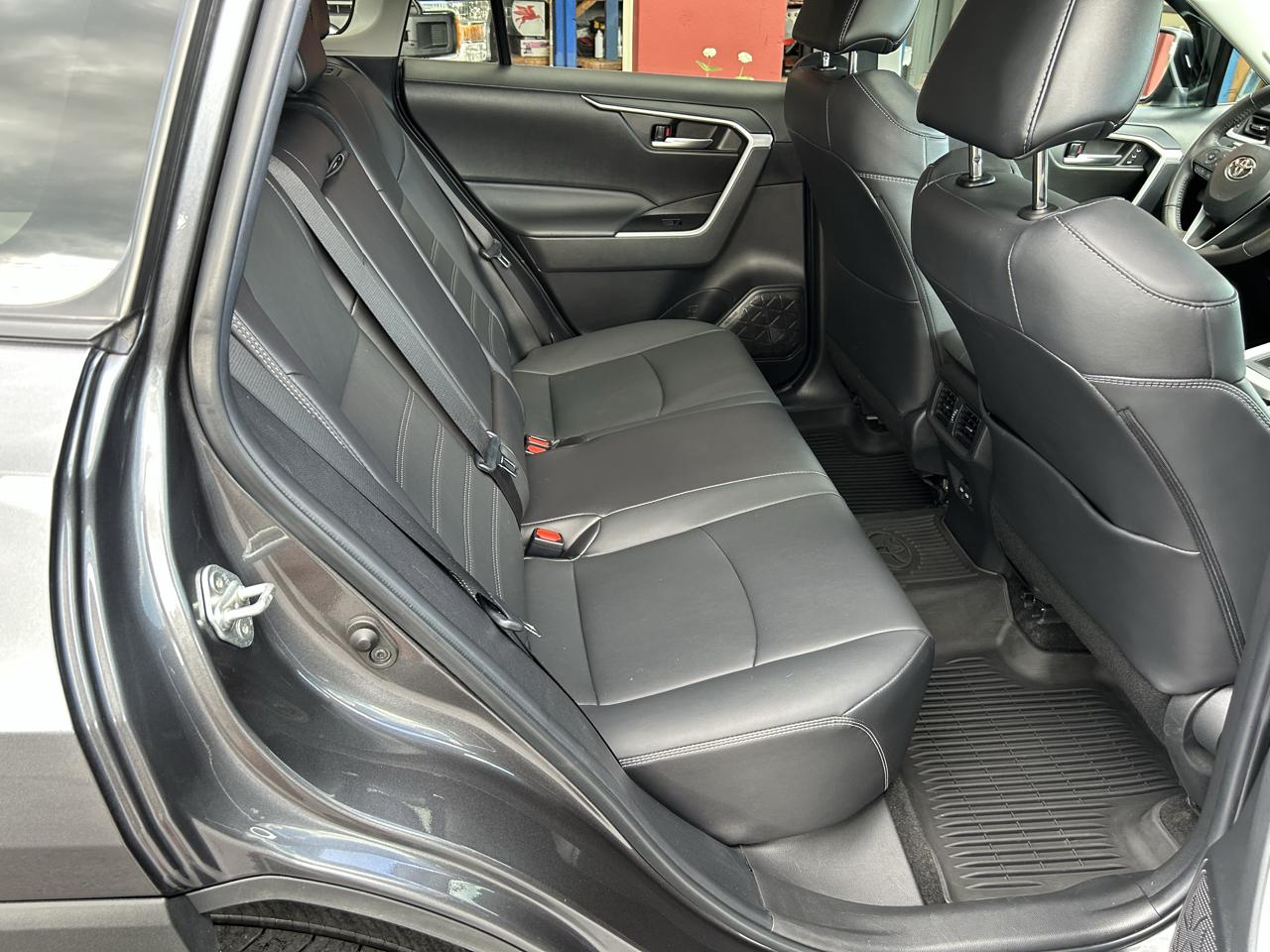 Toyota RAV4 XLE Premium AWD (Natl) 2023